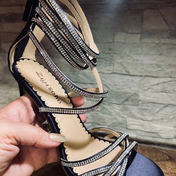 ZigiSoho plum color dress heels. Never worn, great condition. Size 8.5 - Picture 3 of 5